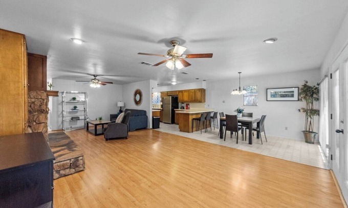 Keller House | Charming Warm Family Retreat ~ Fam&Group