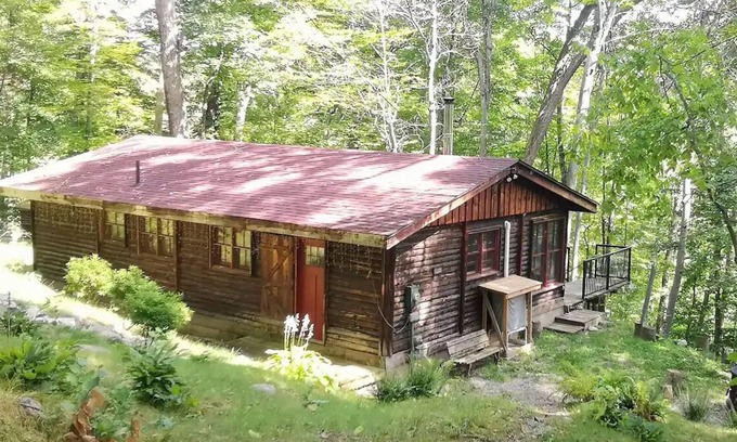 Greater Madawaska Cottage | Charming waterfront cottage @serene natural beautyn