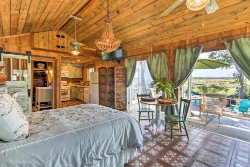 Midway Ski Chalet | Charming Waterfront Cottage Near Savannah