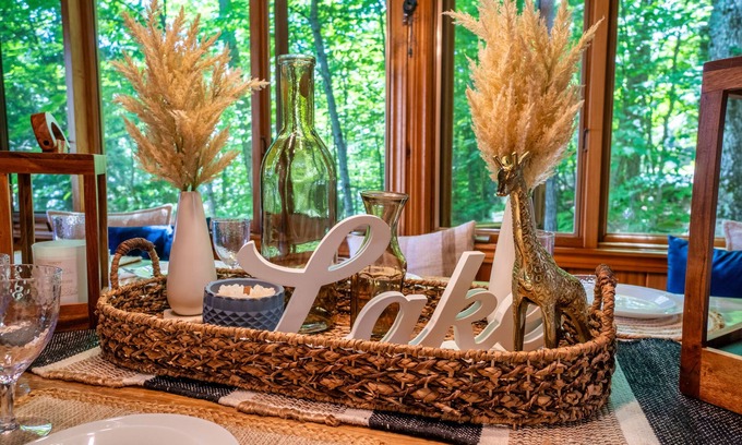 Lake of Bays Cottage | Charming Waterfront Cottage in Muskoka, Pedal Boat, Firepit, A-Frame Bunkie