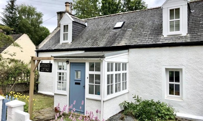 Glenlivet Cottage | Charming Waterside Cottage in the heart of Speyside