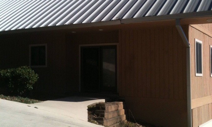Robbinsville House | Charming WeeHaus with WiFi and AC at Lake Santeetlah close to Tail of the Dragon