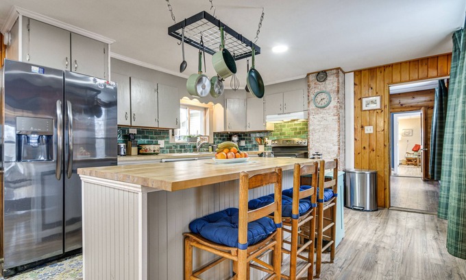 Dryden House | Charming Wilton Vacation Rental w/Fire Pit