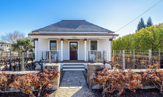 St. Helena House | Charming Wine Country Cottage Close to Downtown