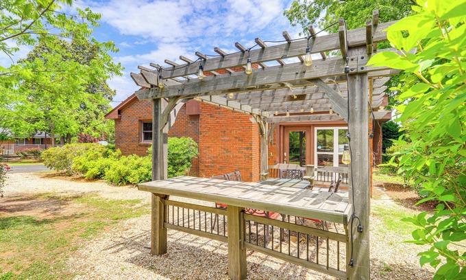 Woodland Cottage | Charming Woodland Home, 12 Mi to Big Lazer Creek!