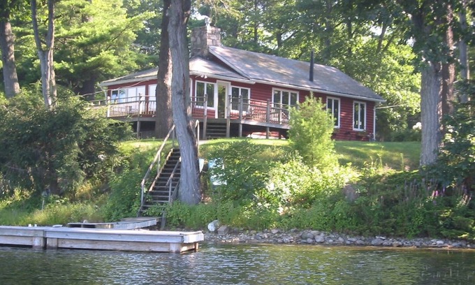 Rogers House | Charming Year Round Lakefront Cottage