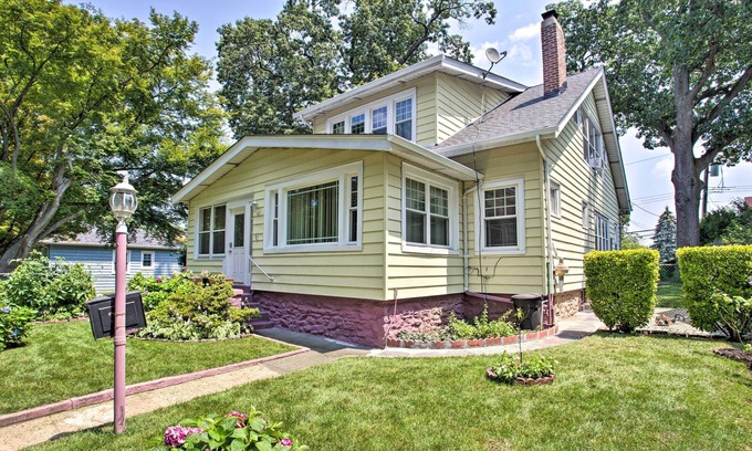 Park Hill House | Charming Yonkers Retreat - 10 Mi to Central Park!