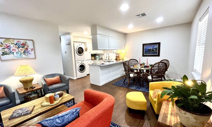 Weatherford Apartment | Charmingly Colorful 2 Bedroom Unit near SWOSU