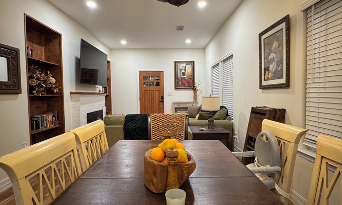 East Hill House | Charmingly located 3/2 house in Pensacola with many amenities