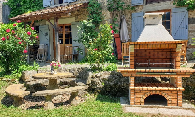 Lamastre House | Charrette Fleurie group gîte (15 people) with large activity room