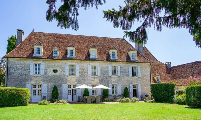 Cales Other | Chartreuse Des Roses