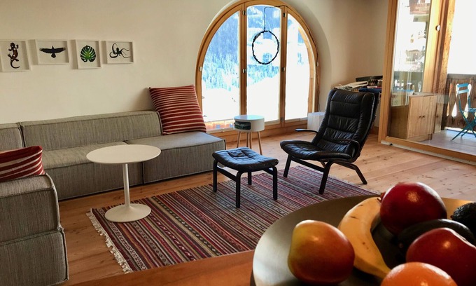 Ardez Apartment | Chasa Pro La Tuor: Renovated exclusive 4.5-room flat in an Engadine house in the historic residential tower from the 13th century