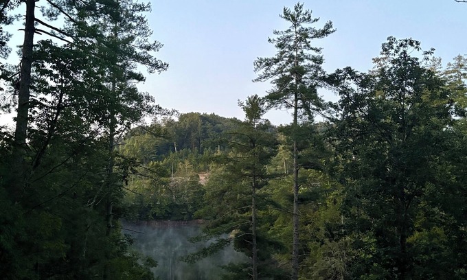 Campton Cabin | Chasin Turkeys is a Charming 2-bedroom Lakefront cabin in Red River Groge