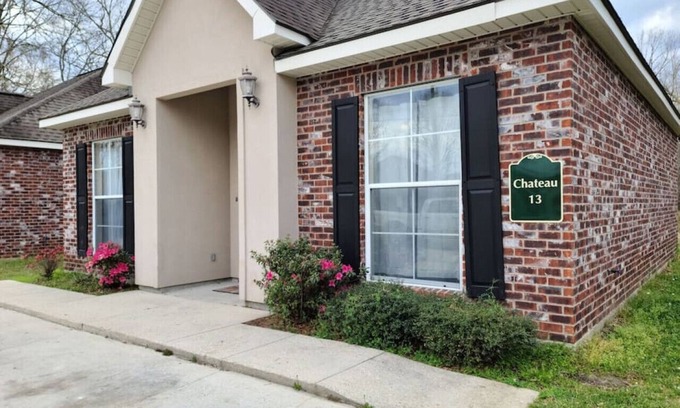 Pine Grove Apartment | Chateau 13, spacious townhouse in Tickfaw, LA