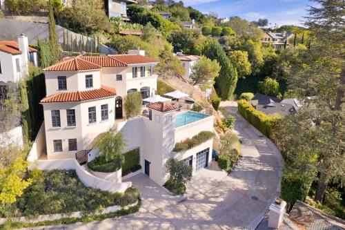 Beverly Hills House | Chateau Beverly Hills by Stay Awhile Villas