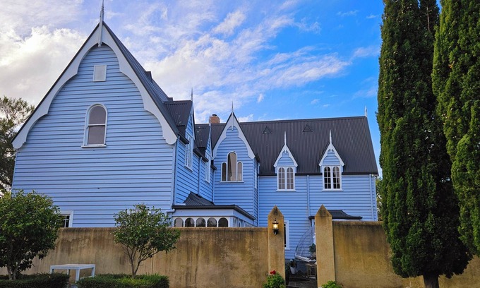 Blackmans Bay House | Chateau by the Bay! Storybook retreat 15 mins from Hobart, with cozy Dome Lounge