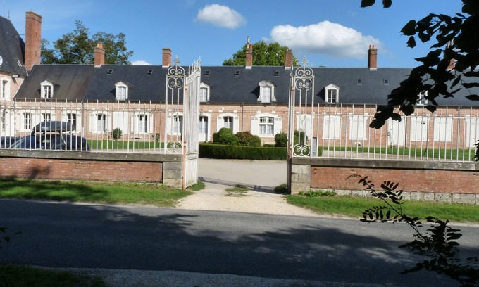 Brinon-sur-Sauldre Other | Chateau Chandler in Brinon 17th century