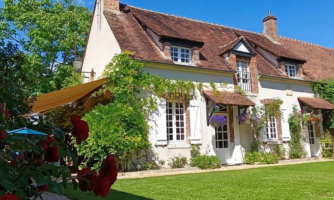 Montcresson House | Chateau / Country House