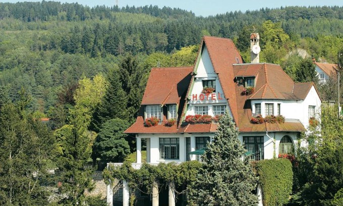 Baume-les-Dames Hotel | Chateau d'As