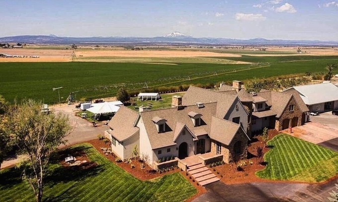 Crooked River Ranch House | Chateau De L'amour Is French 7800 sqft home with guest quarters on 130 acres.