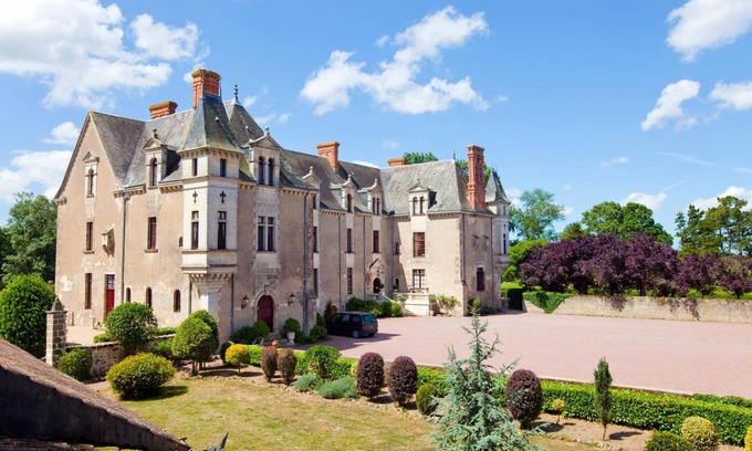 Challans Hotel | Chateau de la Verie