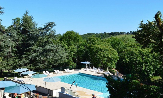 Carlucet RV Rental | Chateau de Lacomte