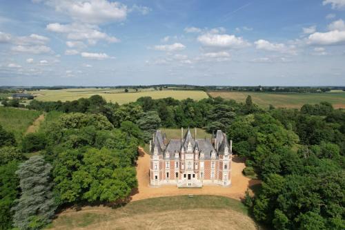 Maigne House | Chateau de Resteau - Haut de Gamme - 15 pers