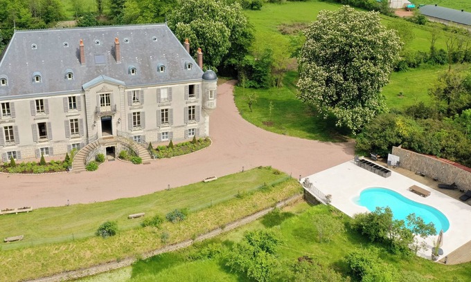 Liernais Other | Château de Veullerot, with its ponds in the heart of Burgundy