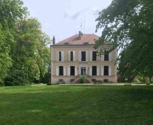 Rigny-le-Ferron Bed & Breakfast | Chateau des Closeaux