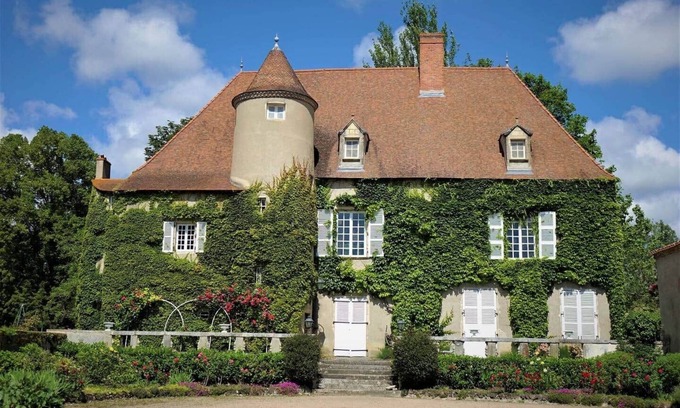 Artonne Other | Chateau du 15eme Siècle Avec Piscine, Parc et Dependance - Auvergne