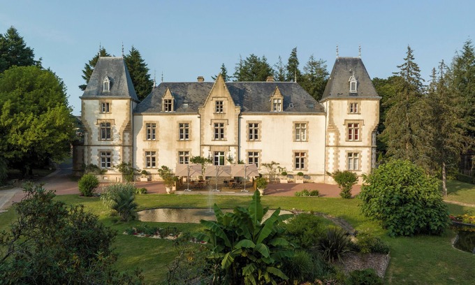 Chambretaud Hotel | Chateau Hotel le Boisniard