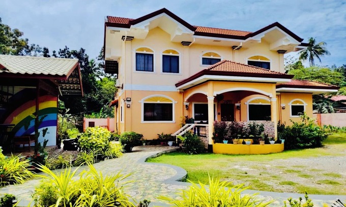 San Pedro Villa | Chateau La Princesa with lovely garden & bar "family friendly villa"