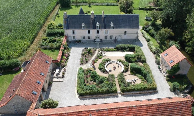 Brevands House | Chateau Le Colombier
