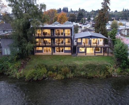 Campbell River Hotel | Chateau Riverside