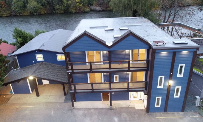 Campbell River Apartment | Chateau Riverside