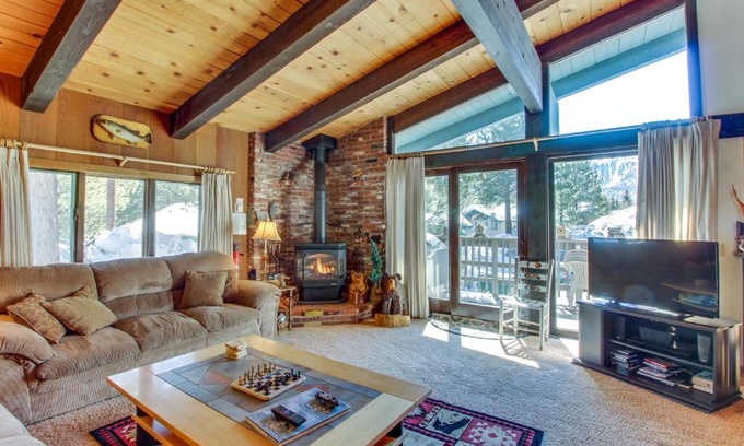 Mammoth Lakes Apartment | Chateau Sans Nom 31