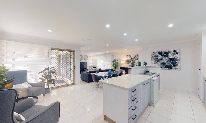 Caboolture House | Chateau Tonnelle