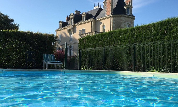 Jarze Hotel | Chateau Vary