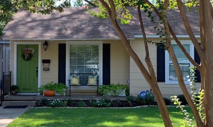 Waco House | Chateau Windsor 1949.