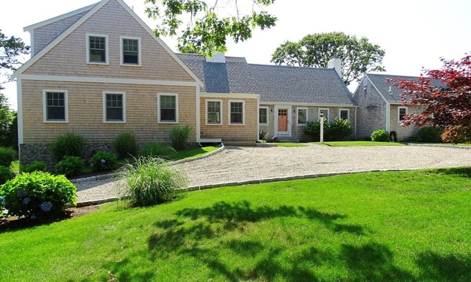 Chatham House | Chatham Loop/Stage Neck/5 Bed/6 Bath