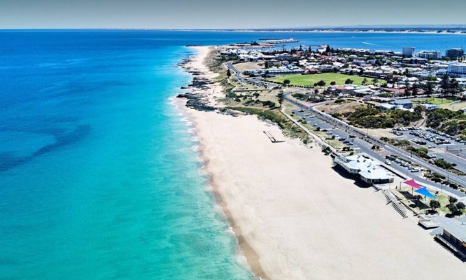South Bunbury House | Chay’s Place Family, Business and Pet friendly