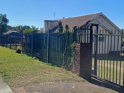 Pietermaritzburg Apartment | Cheap accommodation short term stays