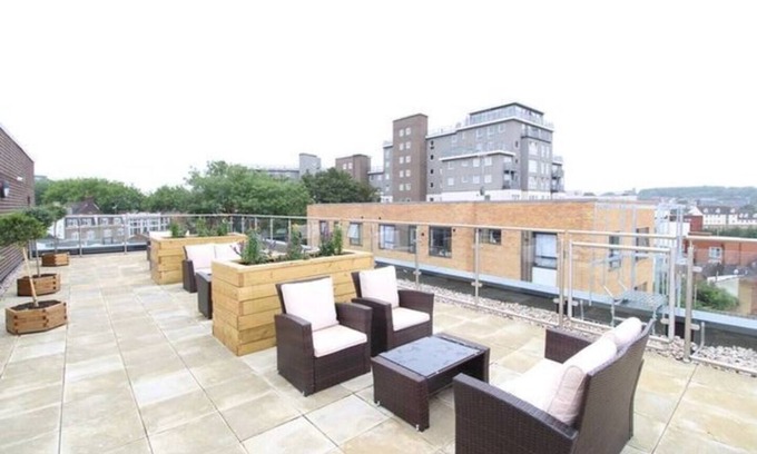 Luton House | Cheerful 1-BDR Luxury Flat in Prime Location