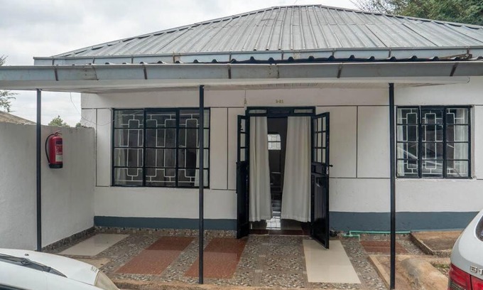Nairobi Villa | Cheerful 2-bed cottage on forest edge.