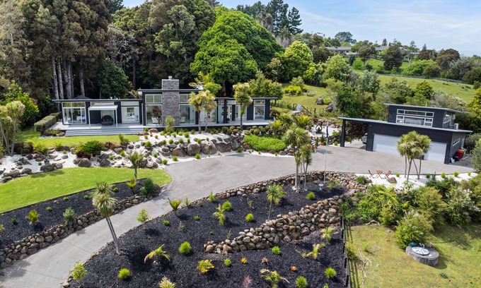 Drury House | Cheerful 2 Bedroom Lifestyle in Auckland