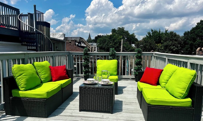 Canton House | Cheerful 2-bedroom row house with rooftop deck!