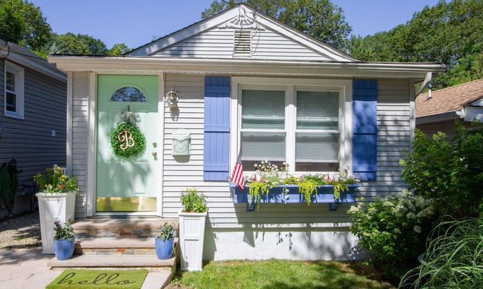 Highlands Cottage | Cheerful 2-bedroom shore cottage with free parking