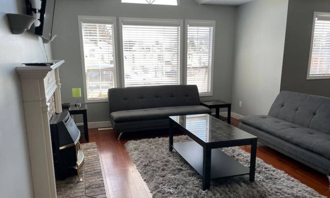 Townline Hill House | Cheerful 2 Bedroom Upper Floor with Fireplace