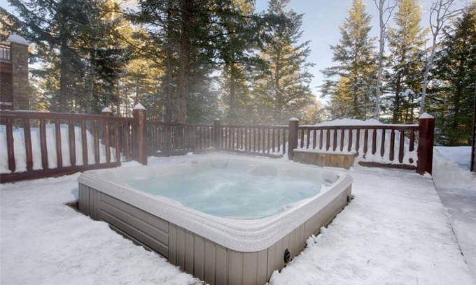 Granite Ridge House | Cheerful 2-bedroom vacation home with hot tub