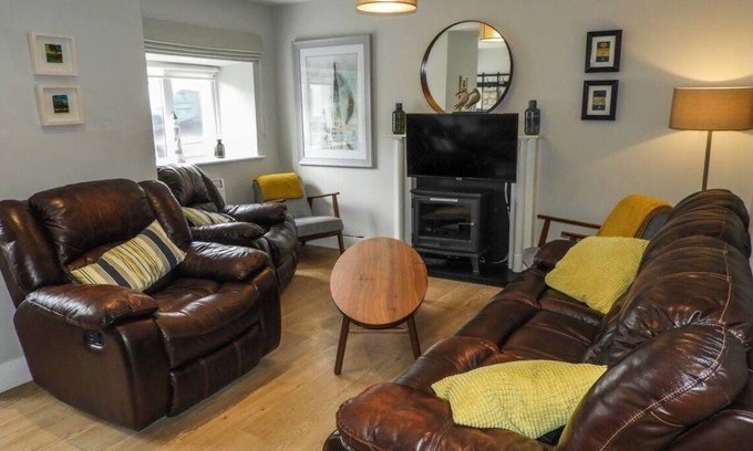 Fethard on Sea House | Cheerful 3 bed in the heart of Fethard-on-Sea village